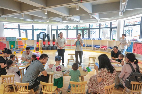 科發幼兒園召開外方園長家長見面會